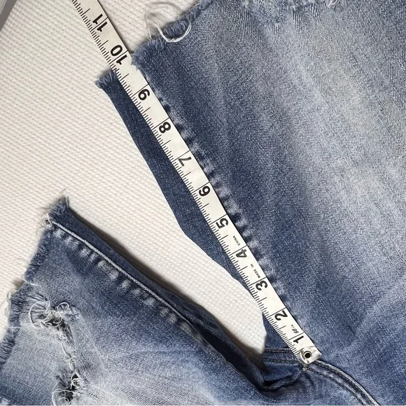 KanCan KC8347M Women’s Medium Wash Distressed Size 13 / 33 Jean Shorts J…​​​​ - Picture 3 of 8